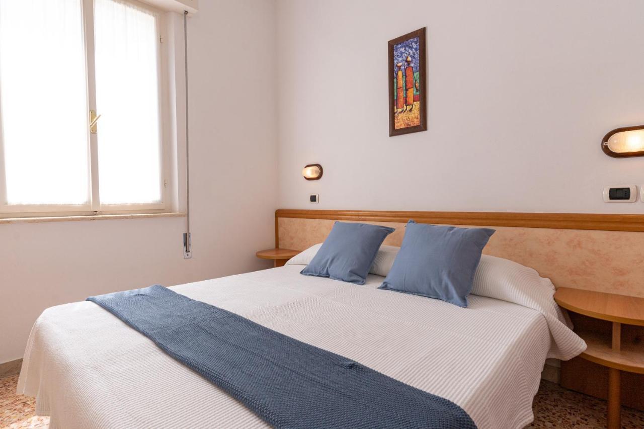 Hotel Greta B&B 里米尼 外观 照片